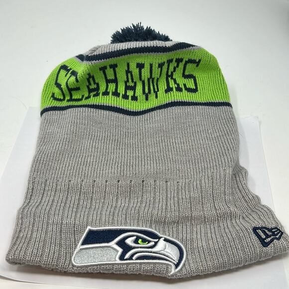 NFL Seattle Seahawks Knit Gray Beanie with Fleece Lining Navy Blue Pom Pom - Picture 1 of 9